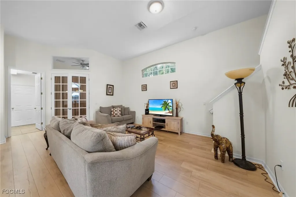 1426 SE 32nd Street Cape Coral FL 33904