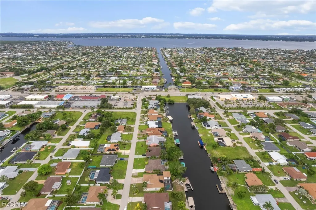 1426 SE 32nd Street Cape Coral FL 33904
