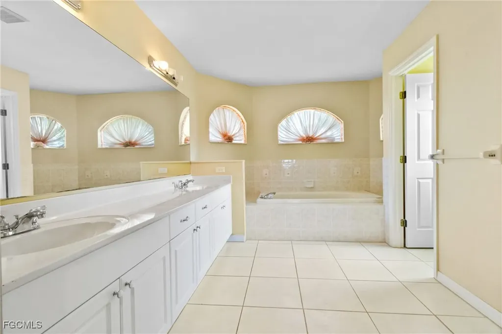 1407 SE 17th Terrace Cape Coral FL 33990