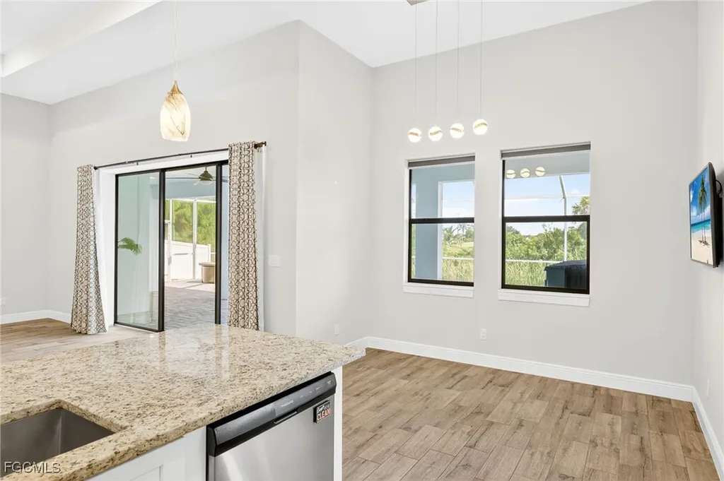 1605 SW 1st Terrace Cape Coral FL 33991