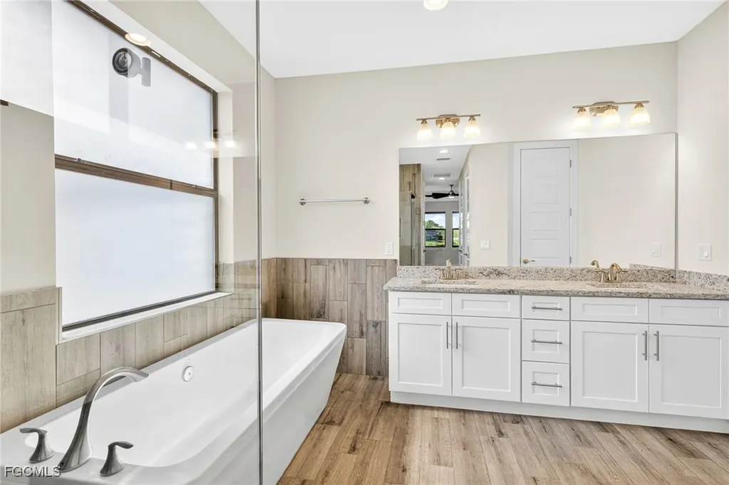 1605 SW 1st Terrace Cape Coral FL 33991