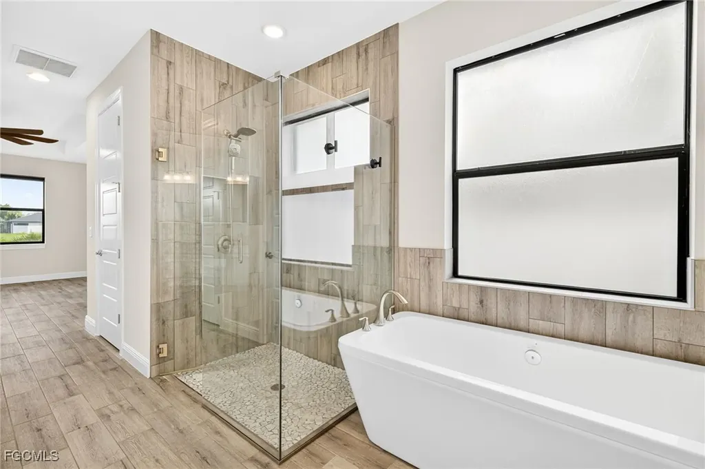 1605 SW 1st Terrace Cape Coral FL 33991