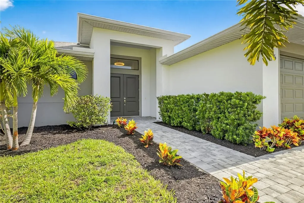 1605 SW 1st Terrace Cape Coral FL 33991