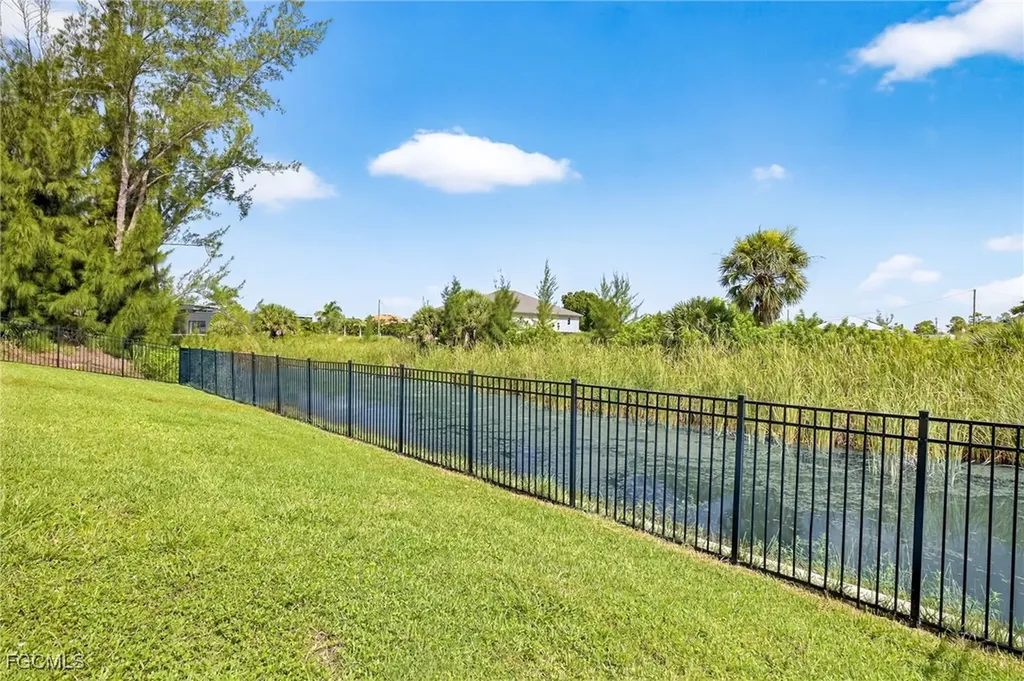 1605 SW 1st Terrace Cape Coral FL 33991