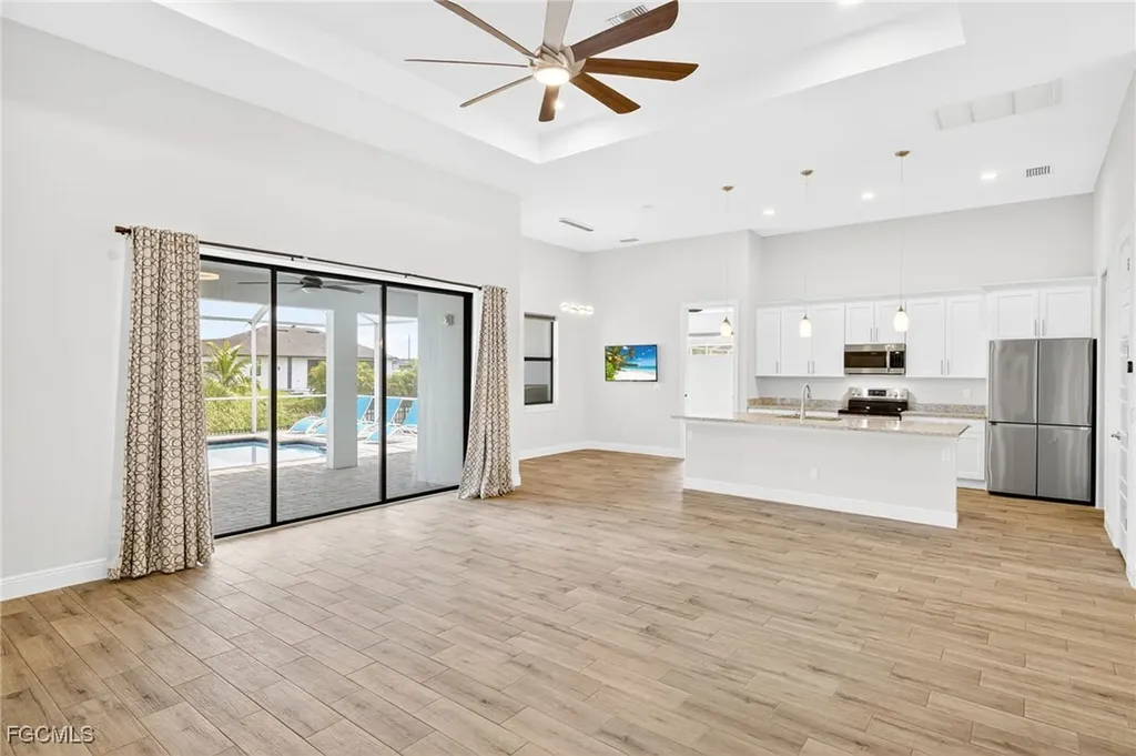 1605 SW 1st Terrace Cape Coral FL 33991