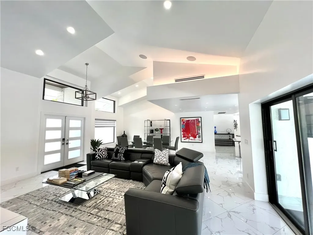 1919 Countess Court Naples FL 34110