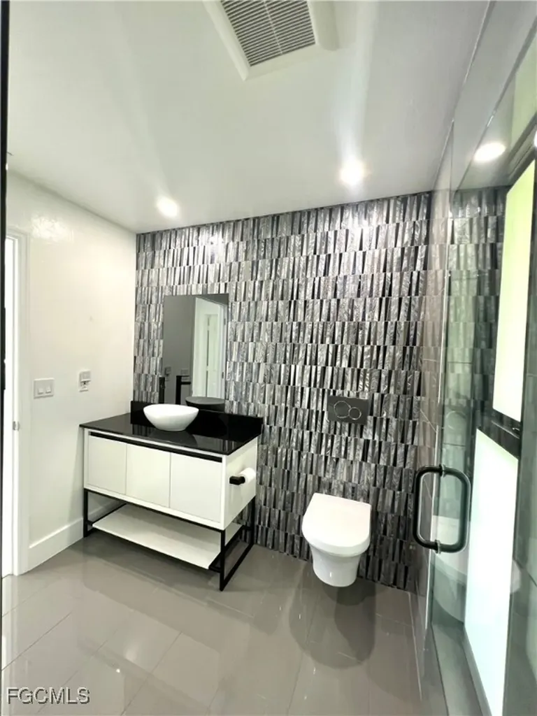 1919 Countess Court Naples FL 34110