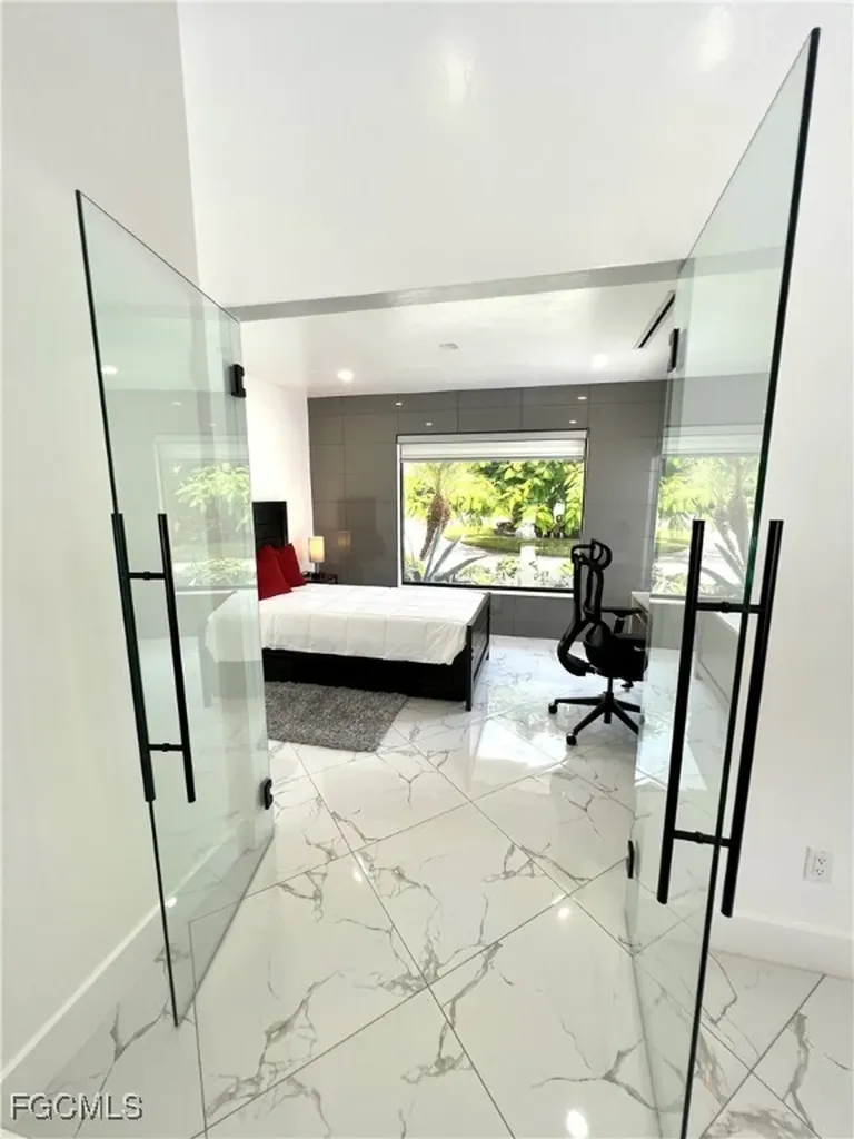 1919 Countess Court Naples FL 34110