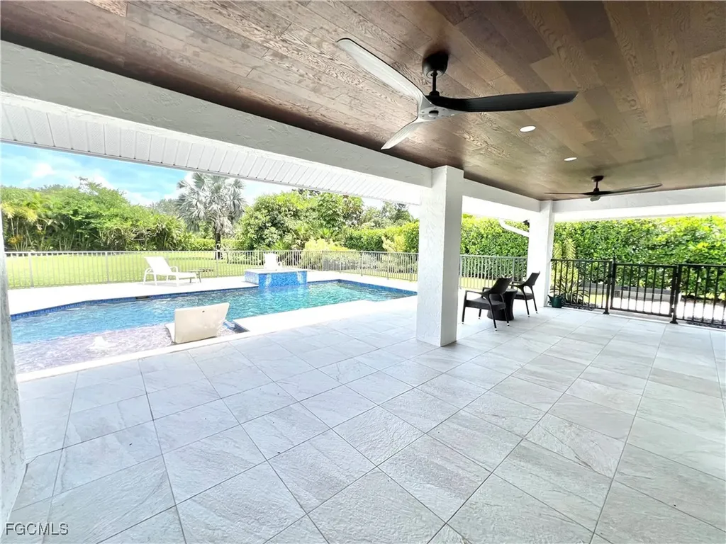 1919 Countess Court Naples FL 34110