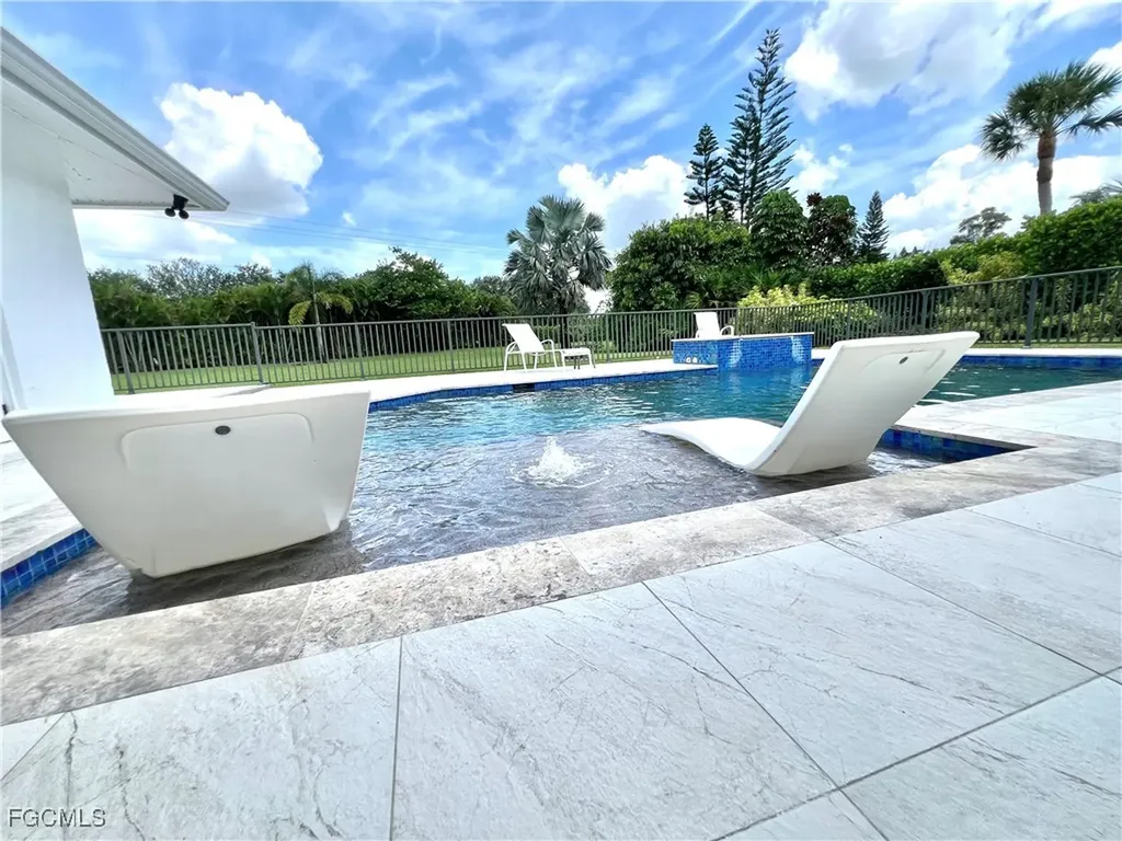 1919 Countess Court Naples FL 34110