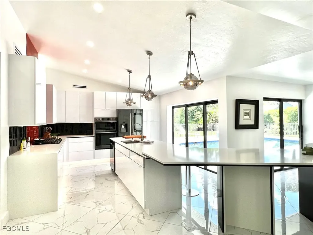 1919 Countess Court Naples FL 34110