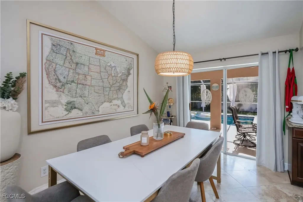 909 SW 6th Court Cape Coral FL 33991