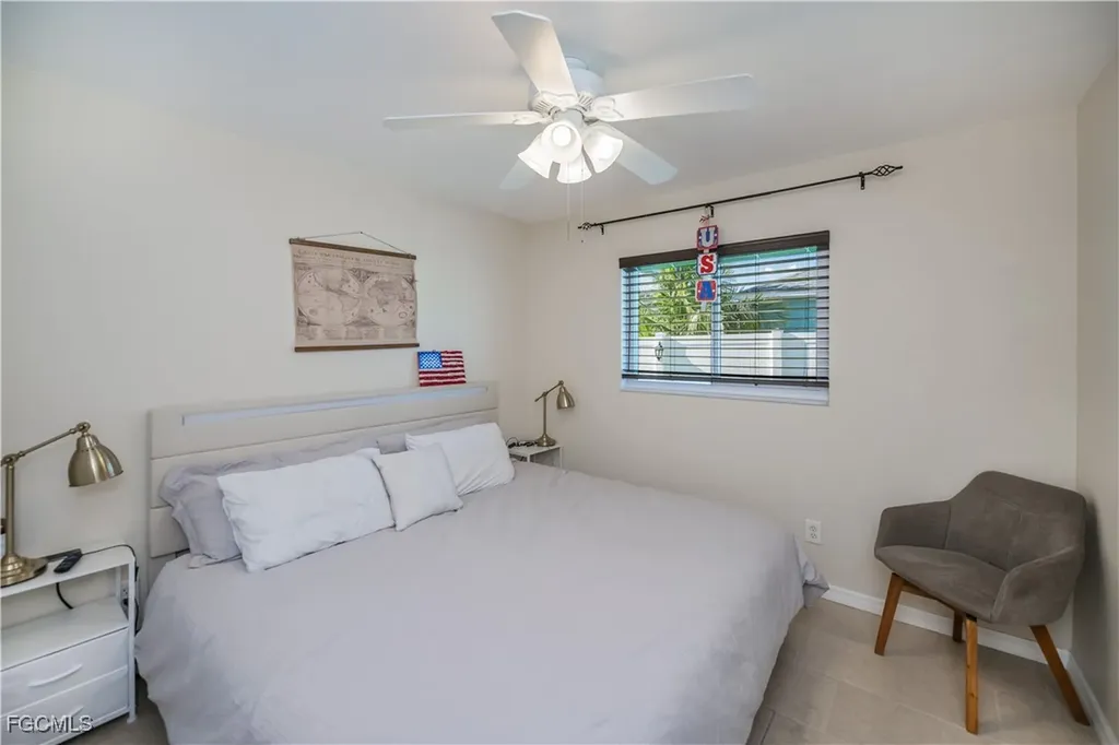 909 SW 6th Court Cape Coral FL 33991