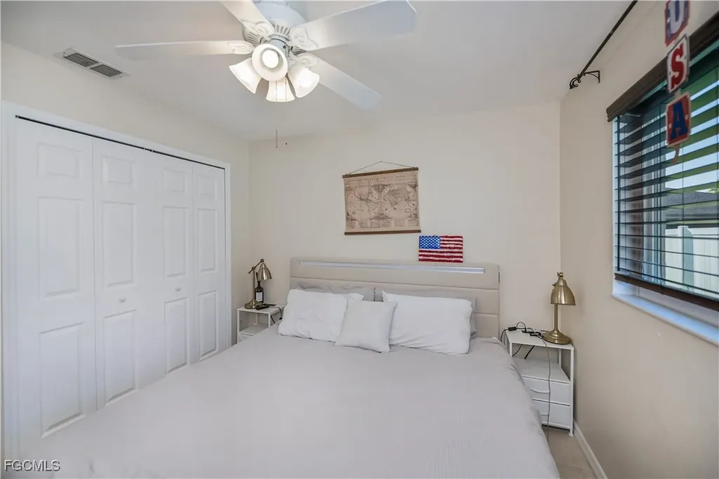 909 SW 6th Court Cape Coral FL 33991