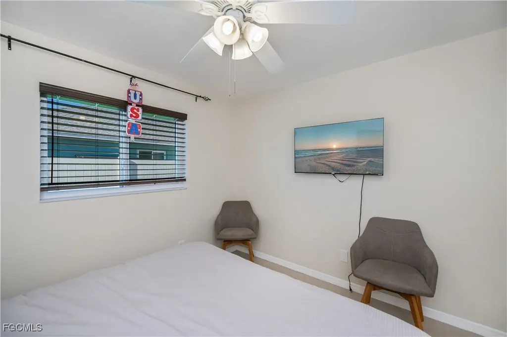 909 SW 6th Court Cape Coral FL 33991