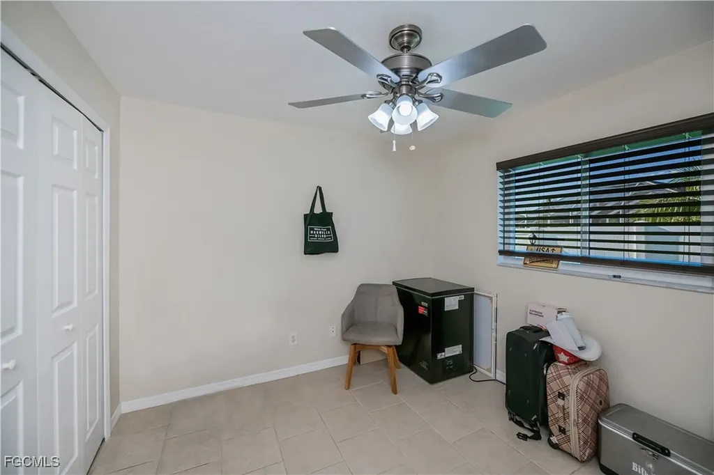 909 SW 6th Court Cape Coral FL 33991