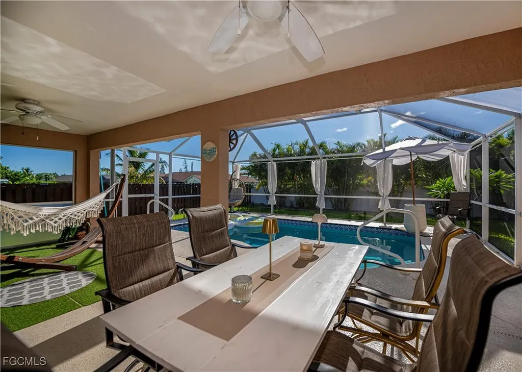 909 SW 6th Court Cape Coral FL 33991