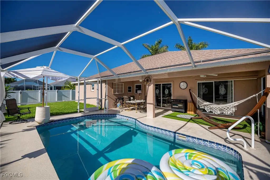 909 SW 6th Court Cape Coral FL 33991