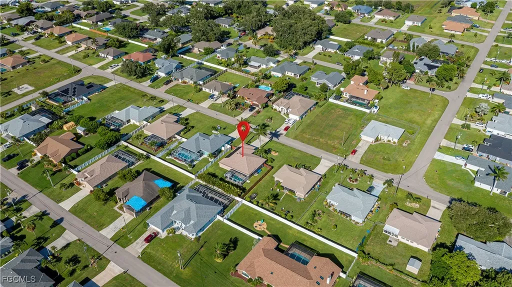 909 SW 6th Court Cape Coral FL 33991