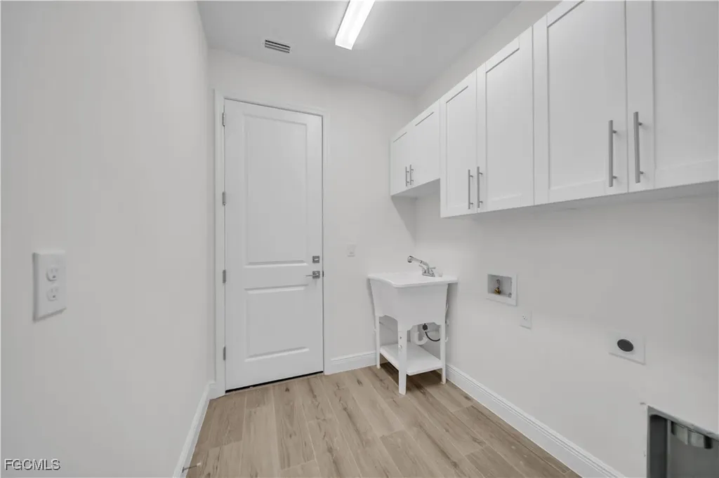 4107 NW 37th Street Cape Coral FL 33993