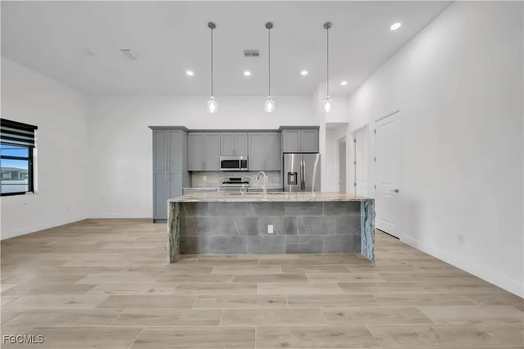 4107 NW 37th Street Cape Coral FL 33993