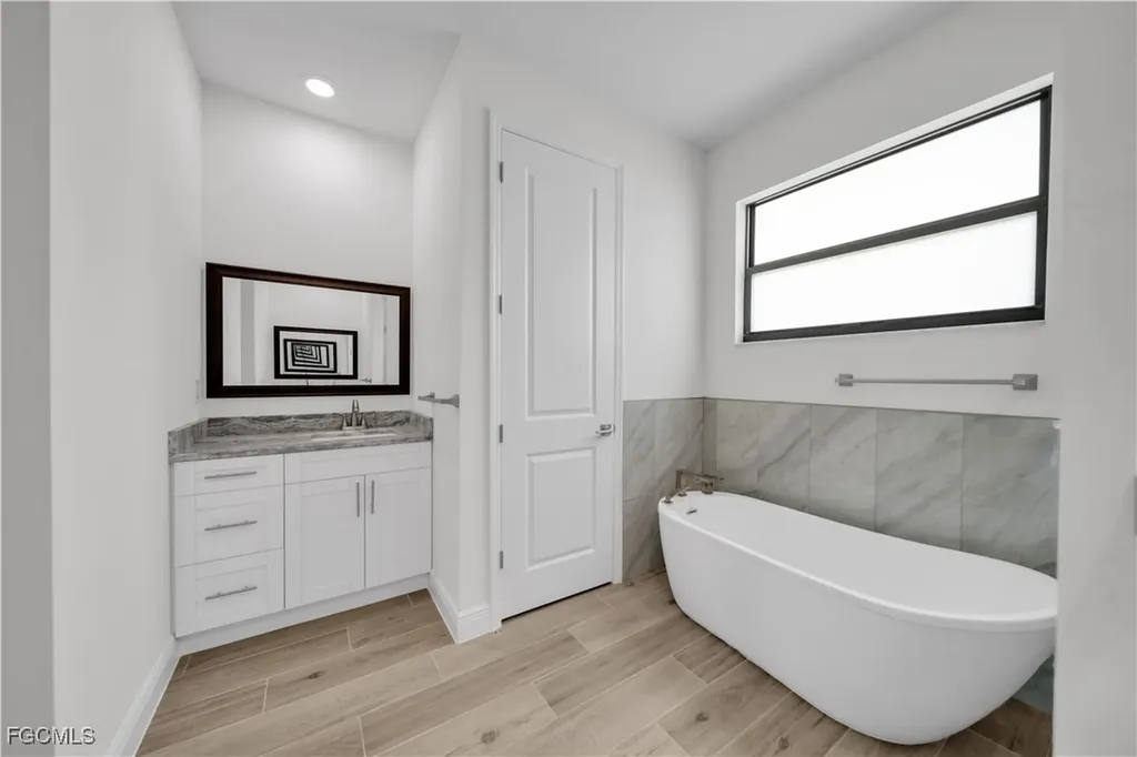 4107 NW 37th Street Cape Coral FL 33993