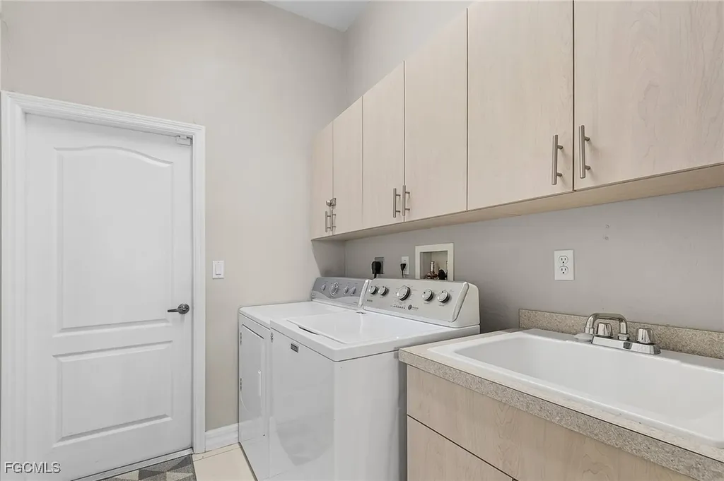 228 Nicholas Parkway E Cape Coral FL 33990