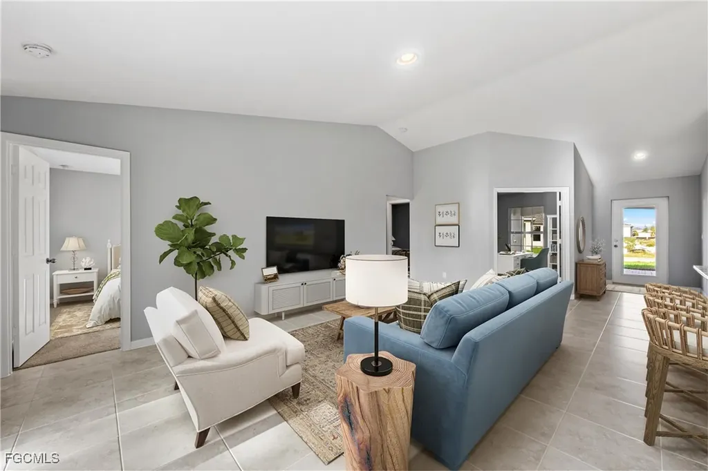 2100 NW 7th Street Cape Coral FL 33993