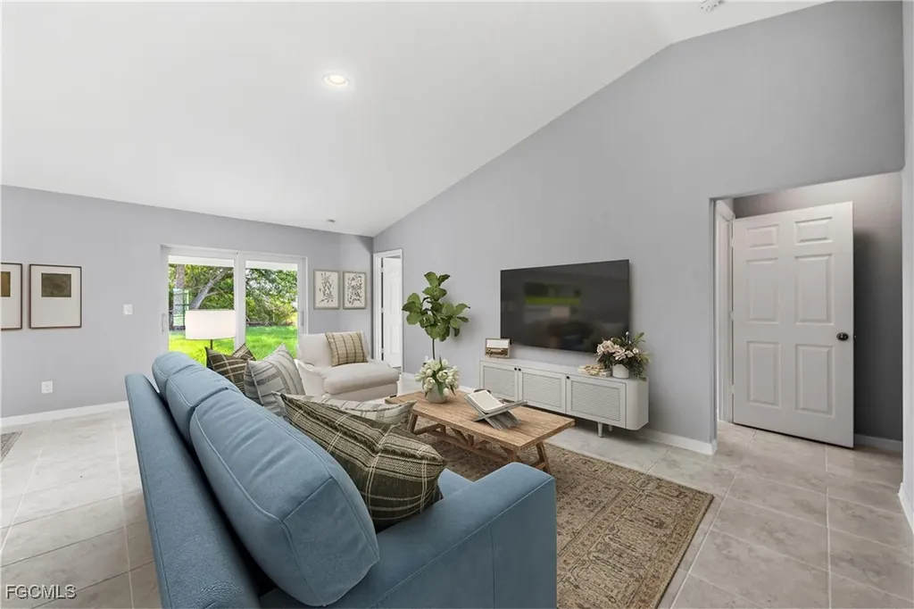 2100 NW 7th Street Cape Coral FL 33993