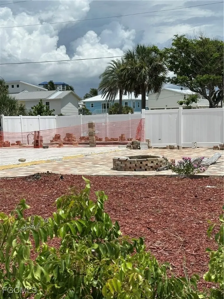 106 Hibiscus Drive Fort Myers Beach FL 33931