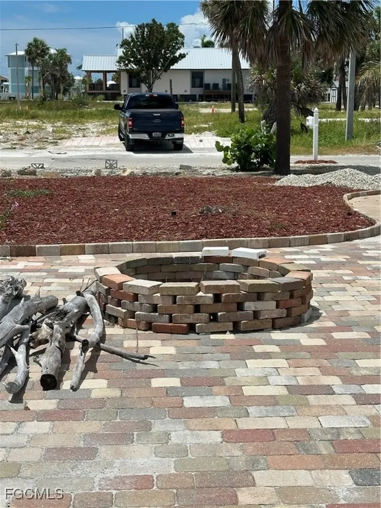 106 Hibiscus Drive Fort Myers Beach FL 33931