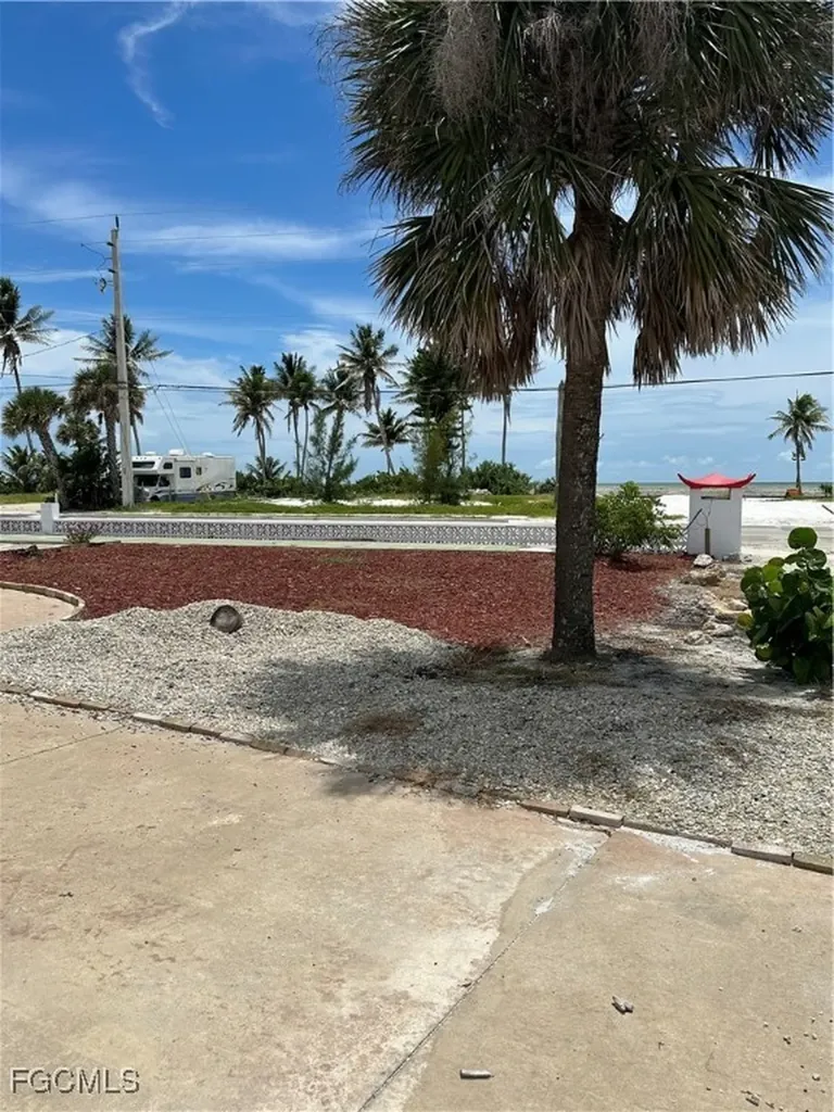 106 Hibiscus Drive Fort Myers Beach FL 33931