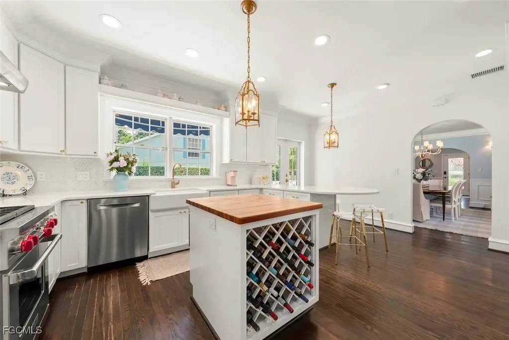 1226 Wales Drive Fort Myers FL 33901