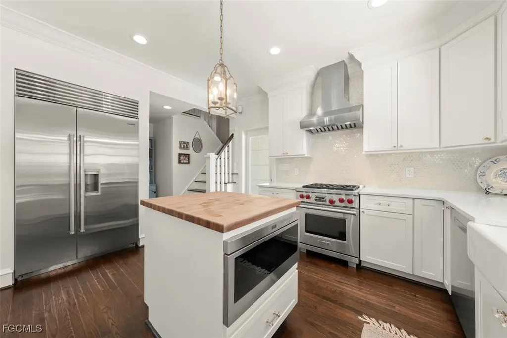 1226 Wales Drive Fort Myers FL 33901