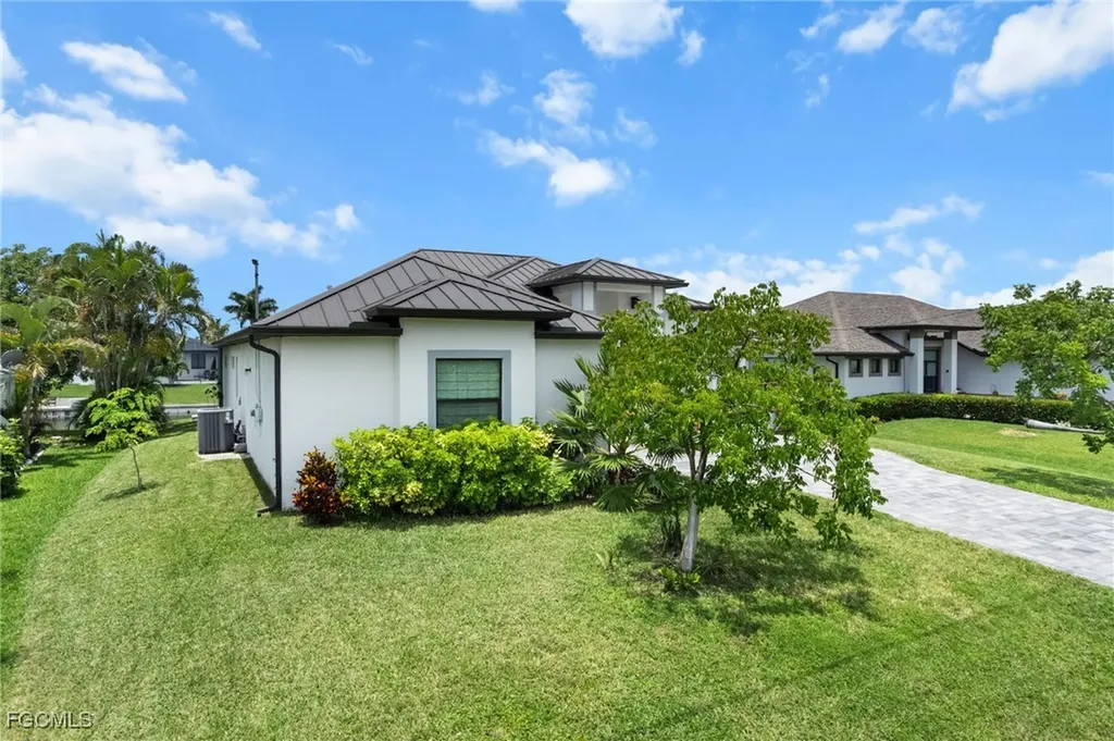 3022 SW 24th Avenue Cape Coral FL 33914