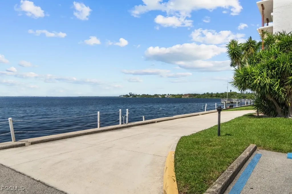 3460 N Key Drive North Fort Myers FL 33903