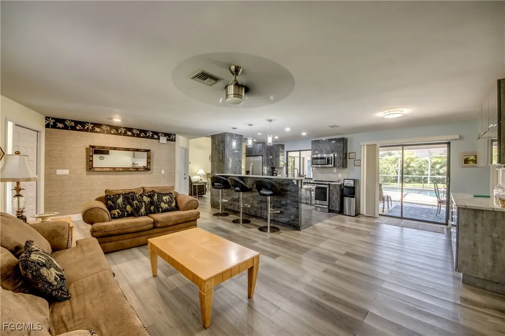 912 SW 54th Lane Cape Coral FL 33914