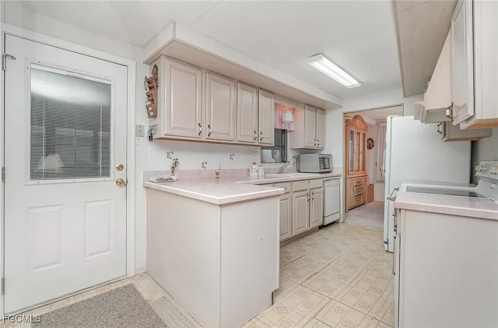 5 Aloe Street Alva FL 33920