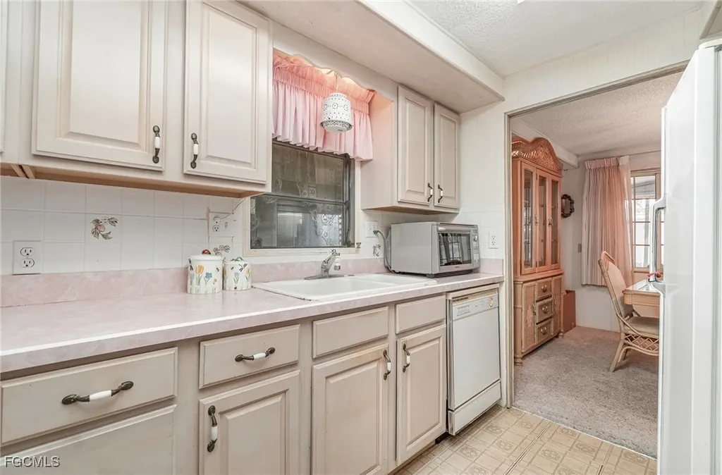 5 Aloe Street Alva FL 33920