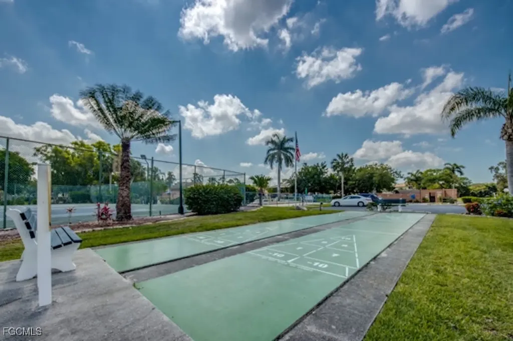 6425 Royal Woods Drive Fort Myers FL 33908