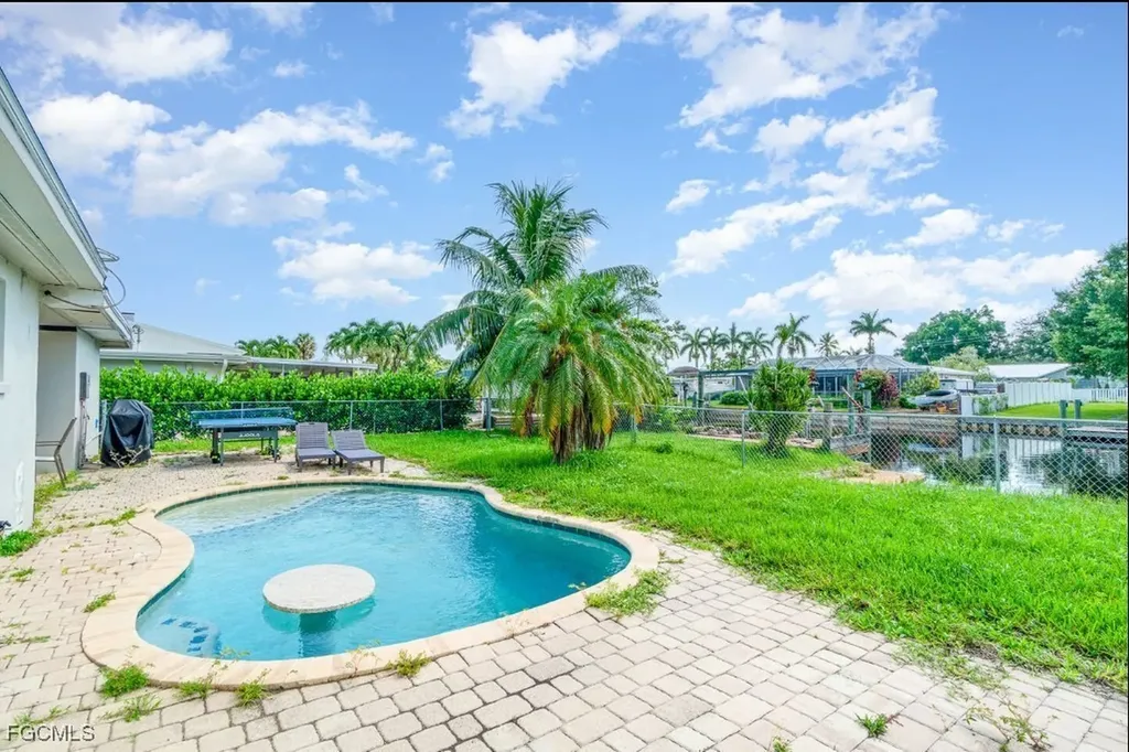 203 Kingston Drive Fort Myers FL 33905
