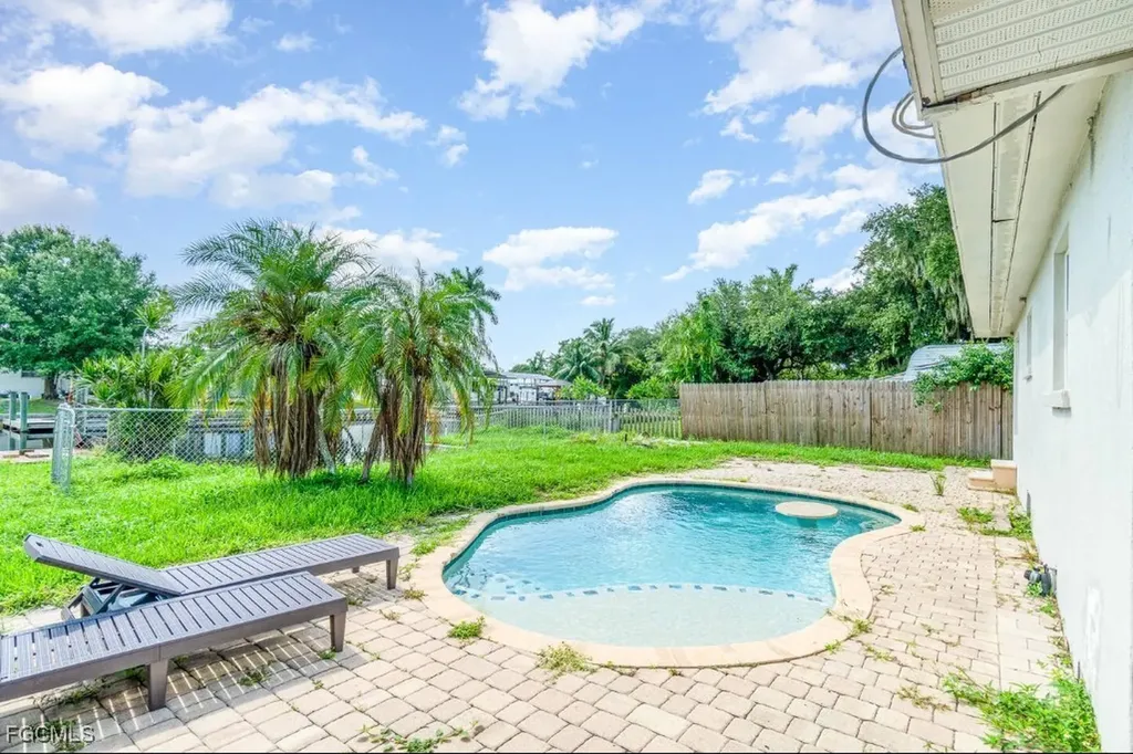 203 Kingston Drive Fort Myers FL 33905