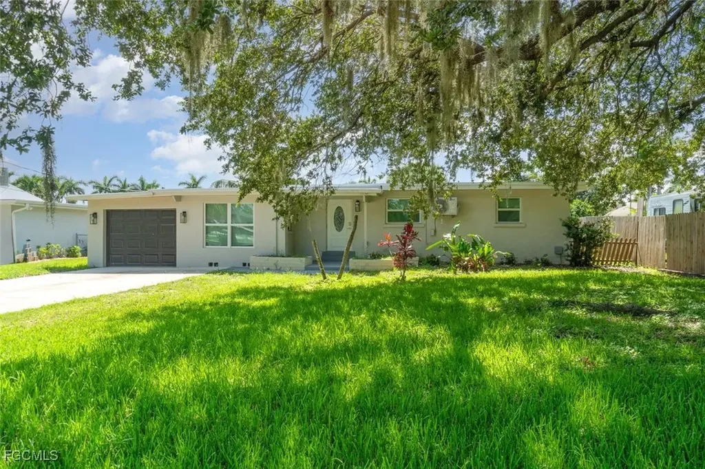 203 Kingston Drive Fort Myers FL 33905