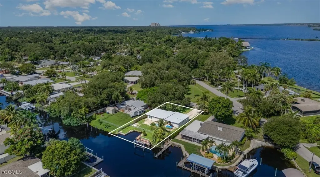 203 Kingston Drive Fort Myers FL 33905