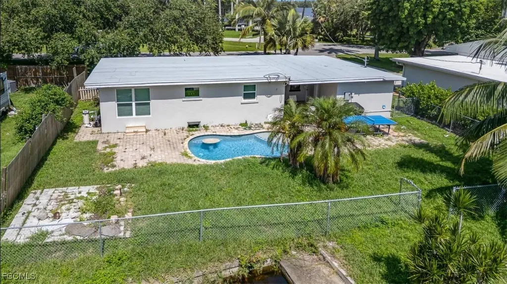 203 Kingston Drive Fort Myers FL 33905