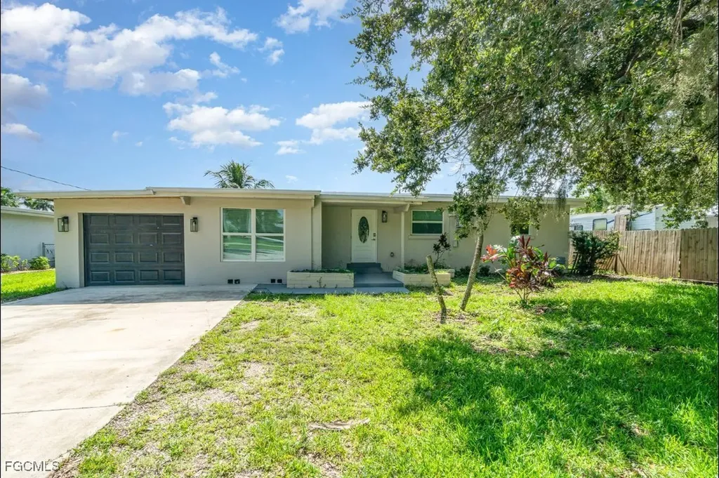 203 Kingston Drive Fort Myers FL 33905