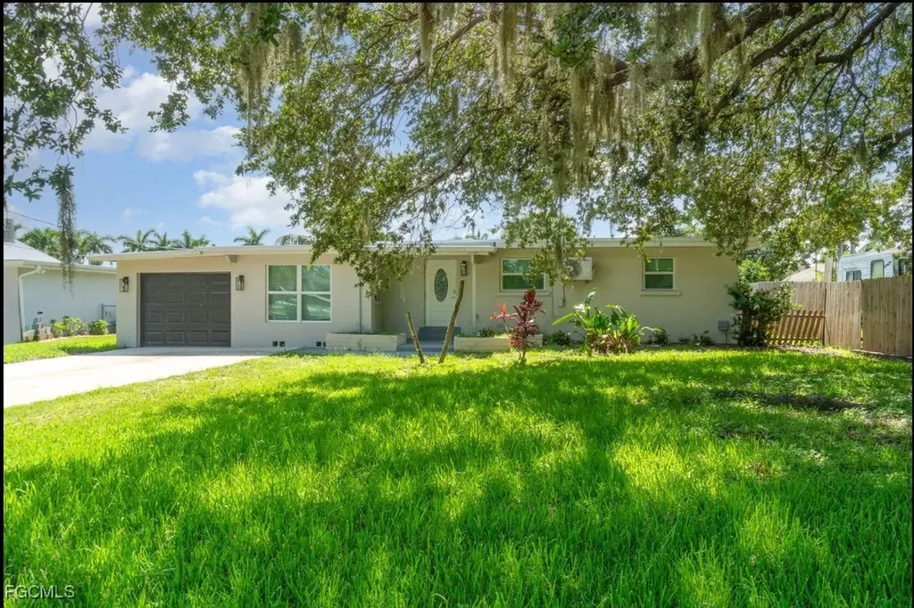 203 Kingston Drive Fort Myers FL 33905