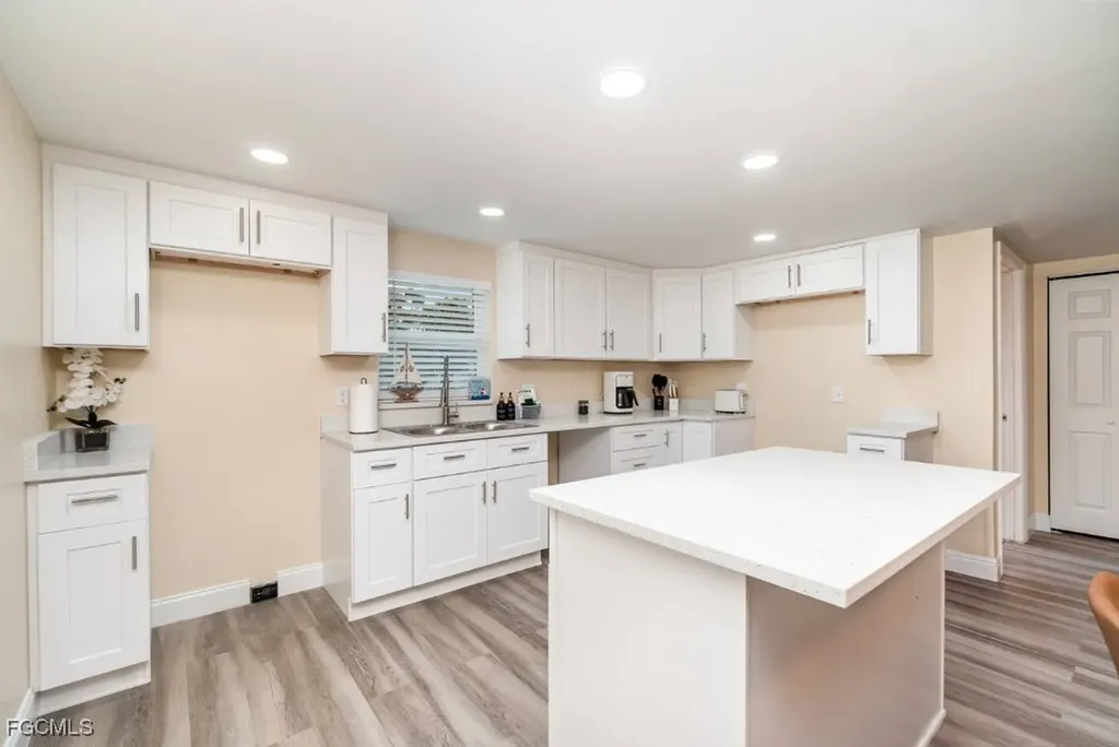 203 Kingston Drive Fort Myers FL 33905