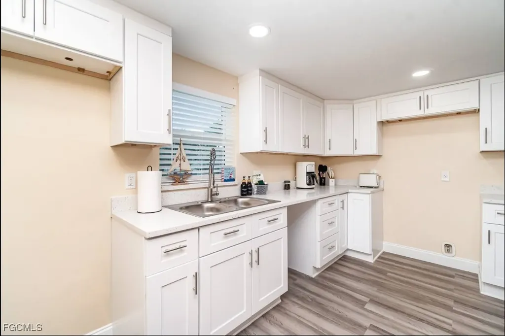 203 Kingston Drive Fort Myers FL 33905