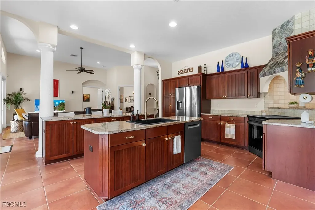 47 Jacaranda Parkway E Cape Coral FL 33909